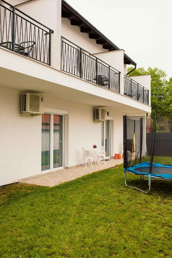 Villa Endante Hajdúszoboszló Exteriör bild